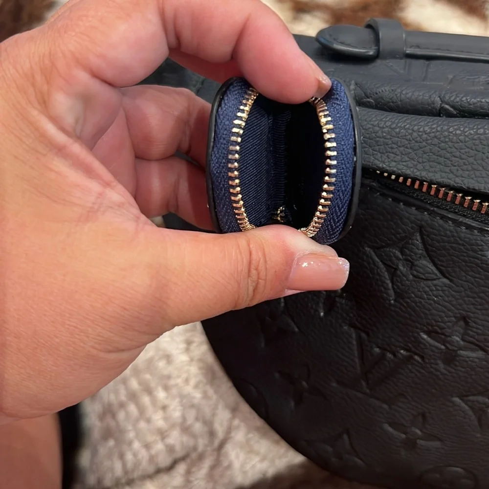 Hello Kitty Red and White Zip Pouch Bag purse Charm Keychain NWOT air pod - Picture 2 of 4